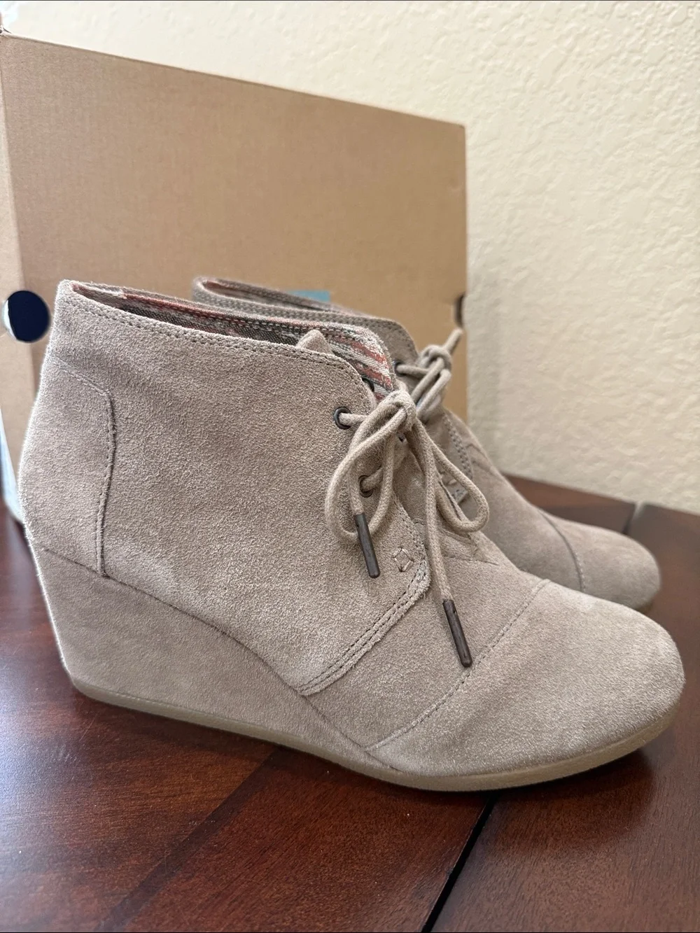 Toms gently worn